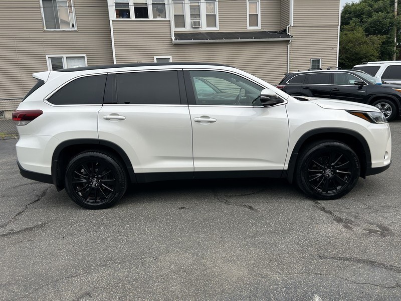 2019 Toyota Highlander SE V6 AWD (Natl), available for sale in West Springfield, Massachusetts | Union Street Auto Sales. West Springfield, Massachusetts 2019 Toyota Highlander SE V6 AWD (Natl), available for sale in West Springfield, Massachusetts | Union Street Auto Sales. West Springfield, Massachusetts