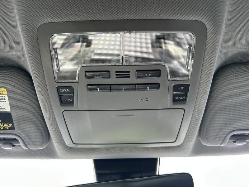 2019 Toyota Highlander SE V6 AWD (Natl), available for sale in West Springfield, Massachusetts | Union Street Auto Sales. West Springfield, Massachusetts 2019 Toyota Highlander SE V6 AWD (Natl), available for sale in West Springfield, Massachusetts | Union Street Auto Sales. West Springfield, Massachusetts
