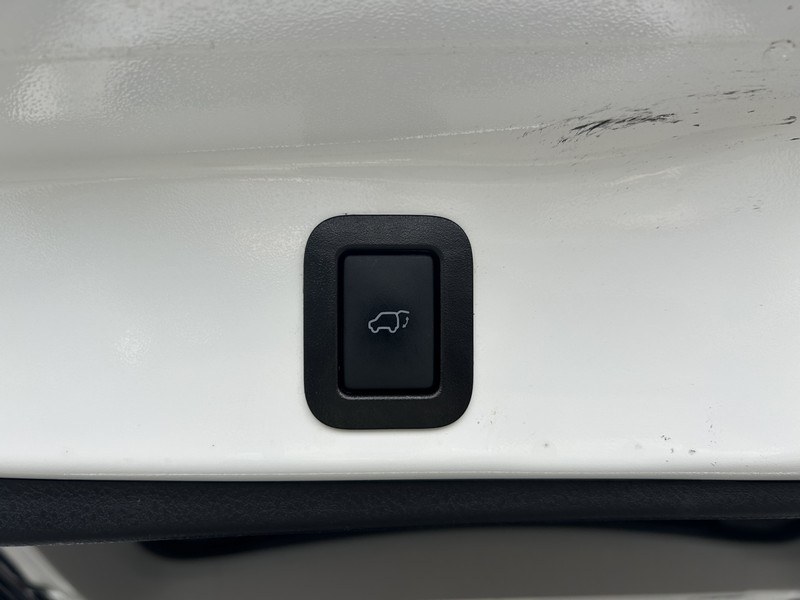 2019 Toyota Highlander SE V6 AWD (Natl), available for sale in West Springfield, Massachusetts | Union Street Auto Sales. West Springfield, Massachusetts 2019 Toyota Highlander SE V6 AWD (Natl), available for sale in West Springfield, Massachusetts | Union Street Auto Sales. West Springfield, Massachusetts