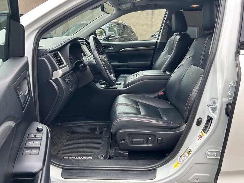 2019 Toyota Highlander SE V6 AWD (Natl), available for sale in West Springfield, Massachusetts | Union Street Auto Sales. West Springfield, Massachusetts 2019 Toyota Highlander SE V6 AWD (Natl), available for sale in West Springfield, Massachusetts | Union Street Auto Sales. West Springfield, Massachusetts