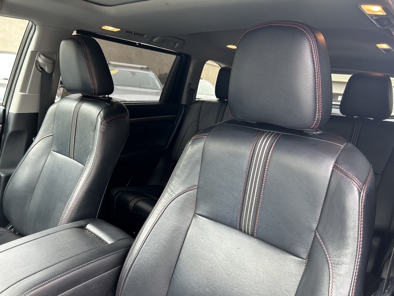 2019 Toyota Highlander SE V6 AWD (Natl), available for sale in West Springfield, Massachusetts | Union Street Auto Sales. West Springfield, Massachusetts 2019 Toyota Highlander SE V6 AWD (Natl), available for sale in West Springfield, Massachusetts | Union Street Auto Sales. West Springfield, Massachusetts