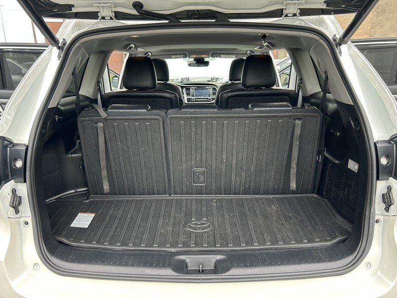2019 Toyota Highlander SE V6 AWD (Natl), available for sale in West Springfield, Massachusetts | Union Street Auto Sales. West Springfield, Massachusetts 2019 Toyota Highlander SE V6 AWD (Natl), available for sale in West Springfield, Massachusetts | Union Street Auto Sales. West Springfield, Massachusetts