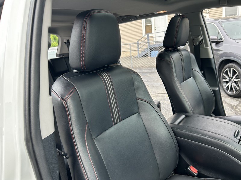 2019 Toyota Highlander SE V6 AWD (Natl), available for sale in West Springfield, Massachusetts | Union Street Auto Sales. West Springfield, Massachusetts 2019 Toyota Highlander SE V6 AWD (Natl), available for sale in West Springfield, Massachusetts | Union Street Auto Sales. West Springfield, Massachusetts