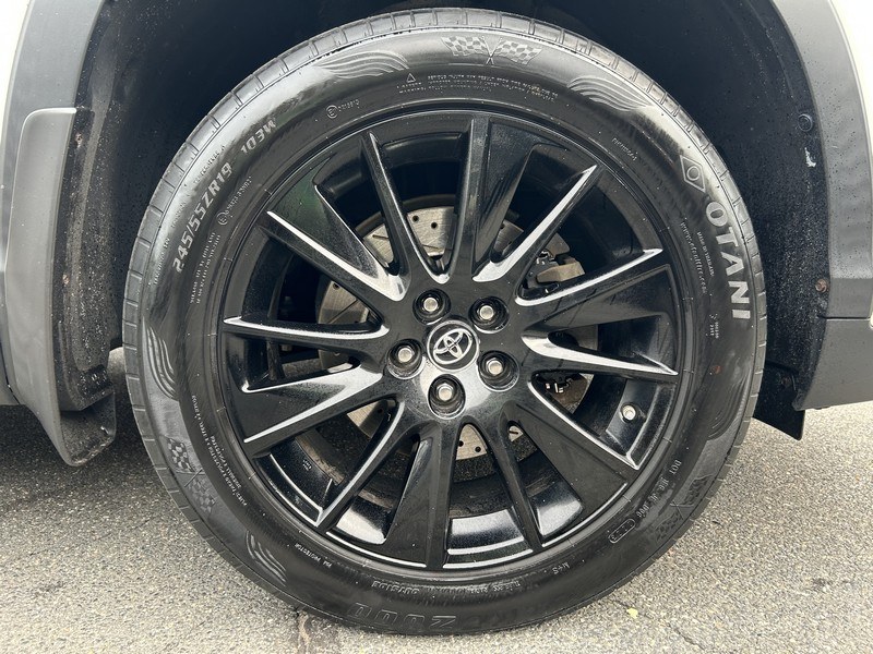 2019 Toyota Highlander SE V6 AWD (Natl), available for sale in West Springfield, Massachusetts | Union Street Auto Sales. West Springfield, Massachusetts 2019 Toyota Highlander SE V6 AWD (Natl), available for sale in West Springfield, Massachusetts | Union Street Auto Sales. West Springfield, Massachusetts