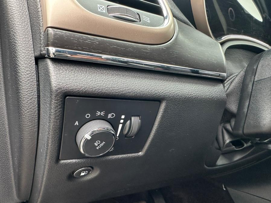 2017 Jeep Grand Cherokee Limited 4x4, available for sale in South Windsor, Connecticut | Mike And Tony Auto Sales, Inc. South Windsor, Connecticut 2017 Jeep Grand Cherokee Limited 4x4, available for sale in South Windsor, Connecticut | Mike And Tony Auto Sales, Inc. South Windsor, Connecticut