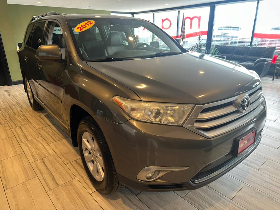 2012 Toyota Highlander 4WD 4dr V6 SE (Natl), available for sale in West Hartford, Connecticut | AutoMax. West Hartford, Connecticut 2012 Toyota Highlander 4WD 4dr V6 SE (Natl), available for sale in West Hartford, Connecticut | AutoMax. West Hartford, Connecticut