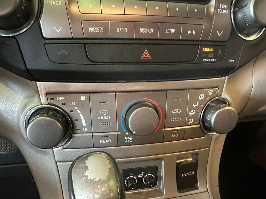 2012 Toyota Highlander 4WD 4dr V6 SE (Natl), available for sale in West Hartford, Connecticut | AutoMax. West Hartford, Connecticut 2012 Toyota Highlander 4WD 4dr V6 SE (Natl), available for sale in West Hartford, Connecticut | AutoMax. West Hartford, Connecticut