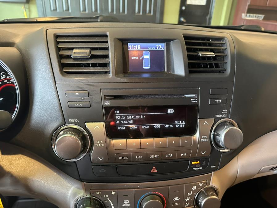 2012 Toyota Highlander 4WD 4dr V6 SE (Natl), available for sale in West Hartford, Connecticut | AutoMax. West Hartford, Connecticut 2012 Toyota Highlander 4WD 4dr V6 SE (Natl), available for sale in West Hartford, Connecticut | AutoMax. West Hartford, Connecticut