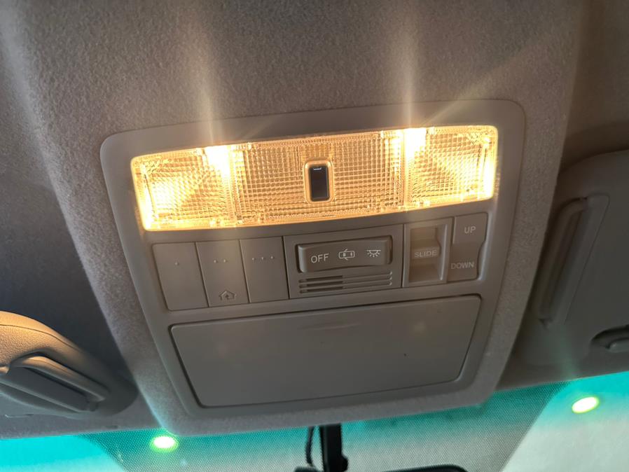 2012 Toyota Highlander 4WD 4dr V6 SE (Natl), available for sale in West Hartford, Connecticut | AutoMax. West Hartford, Connecticut 2012 Toyota Highlander 4WD 4dr V6 SE (Natl), available for sale in West Hartford, Connecticut | AutoMax. West Hartford, Connecticut
