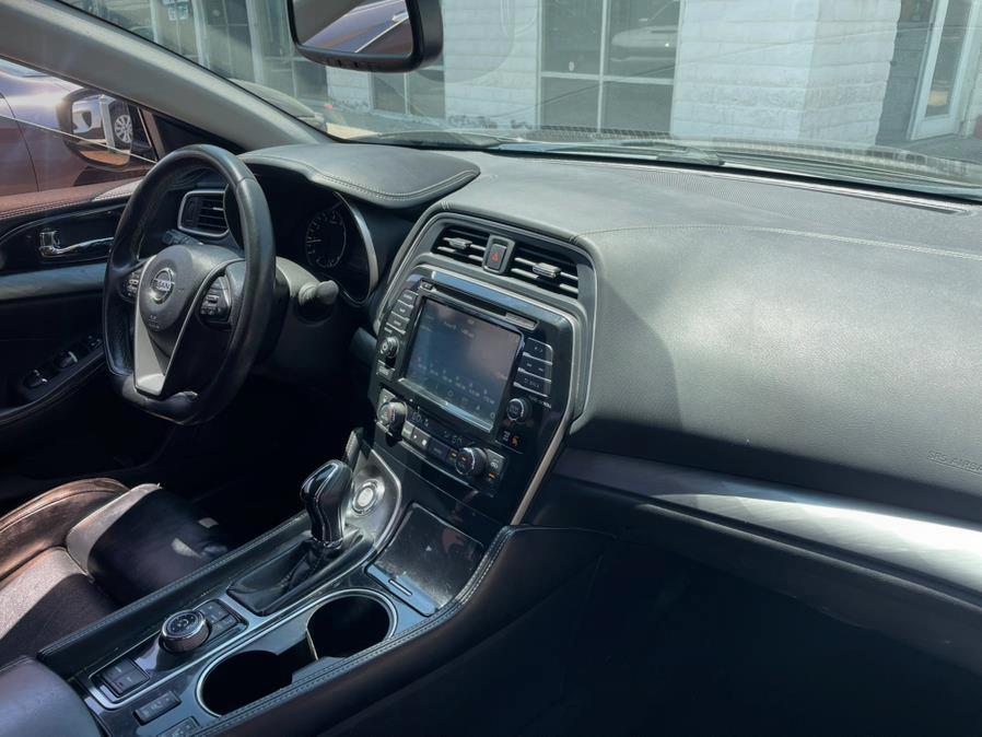 2017 Nissan Maxima SR 3.5L, available for sale in Hawaiian Gardens, California | Luxe Motors. Hawaiian Gardens, California 2017 Nissan Maxima SR 3.5L, available for sale in Hawaiian Gardens, California | Luxe Motors. Hawaiian Gardens, California