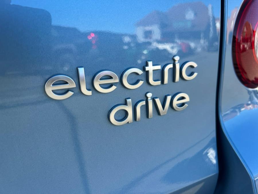 2014 Smart fortwo electric drive Passion Coupe, available for sale in Daly City, California | Green Light Auto Wholesale. Daly City, California 2014 Smart fortwo electric drive Passion Coupe, available for sale in Daly City, California | Green Light Auto Wholesale. Daly City, California