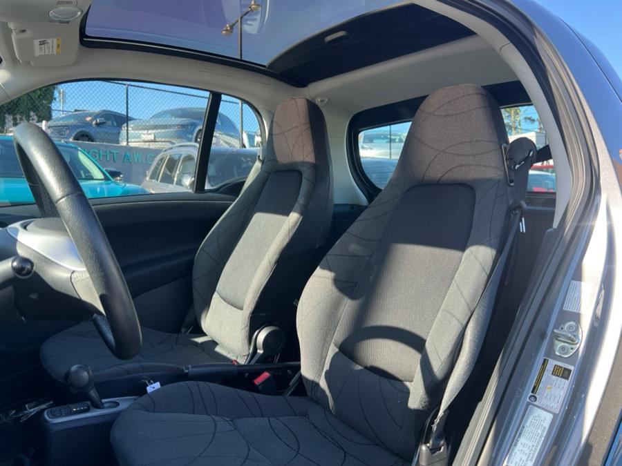 2014 Smart fortwo electric drive Passion Coupe, available for sale in Daly City, California | Green Light Auto Wholesale. Daly City, California 2014 Smart fortwo electric drive Passion Coupe, available for sale in Daly City, California | Green Light Auto Wholesale. Daly City, California