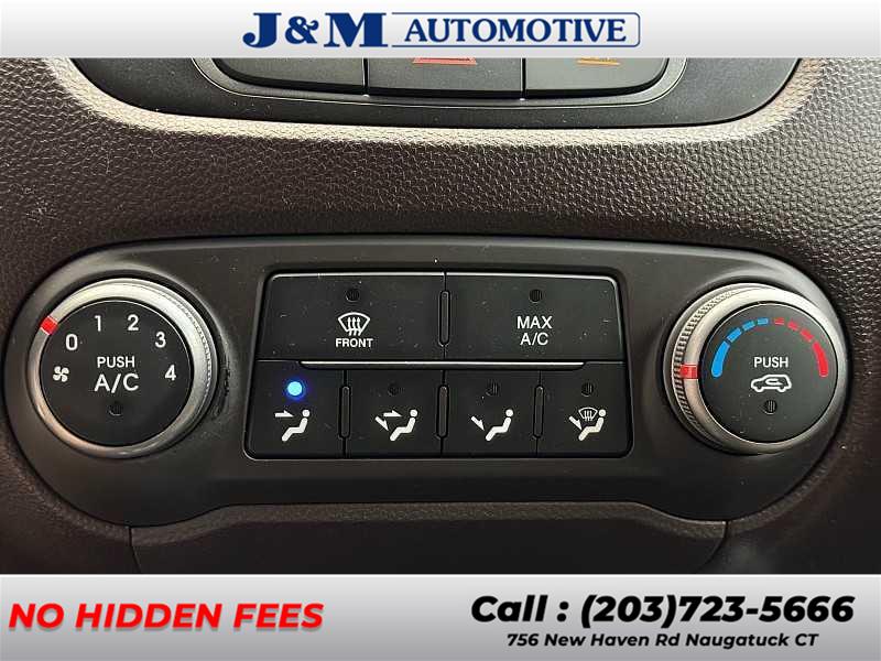 2015 Hyundai Tucson SE, available for sale in Naugatuck, Connecticut | J&M Automotive Sls&Svc LLC. Naugatuck, Connecticut 2015 Hyundai Tucson SE, available for sale in Naugatuck, Connecticut | J&M Automotive Sls&Svc LLC. Naugatuck, Connecticut