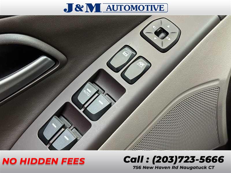 2015 Hyundai Tucson SE, available for sale in Naugatuck, Connecticut | J&M Automotive Sls&Svc LLC. Naugatuck, Connecticut 2015 Hyundai Tucson SE, available for sale in Naugatuck, Connecticut | J&M Automotive Sls&Svc LLC. Naugatuck, Connecticut