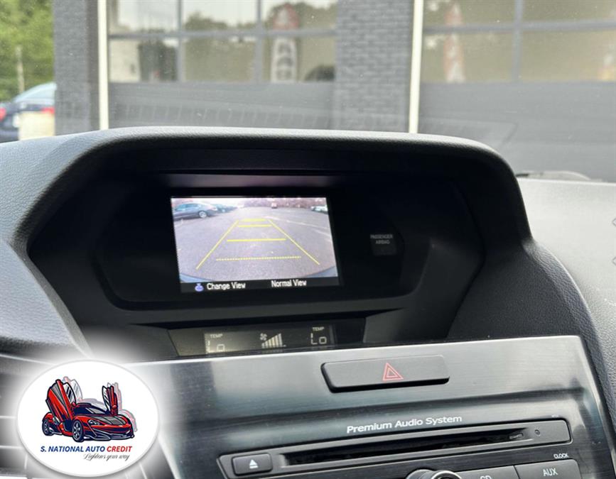 2014 Acura ILX 4dr Sdn 2.0L, available for sale in Meriden, Connecticut | Sandra Auto Broker LLC. Meriden, Connecticut 2014 Acura ILX 4dr Sdn 2.0L, available for sale in Meriden, Connecticut | Sandra Auto Broker LLC. Meriden, Connecticut