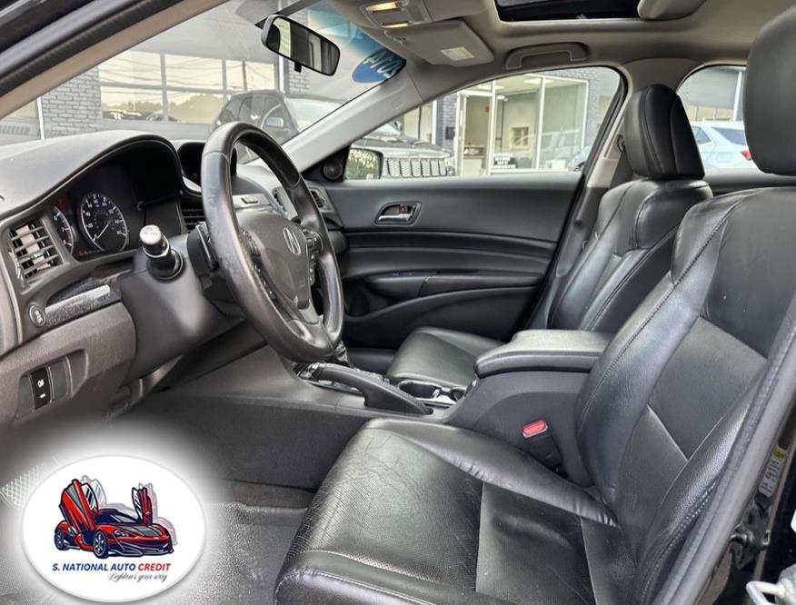 2014 Acura ILX 4dr Sdn 2.0L, available for sale in Meriden, Connecticut | Sandra Auto Broker LLC. Meriden, Connecticut 2014 Acura ILX 4dr Sdn 2.0L, available for sale in Meriden, Connecticut | Sandra Auto Broker LLC. Meriden, Connecticut