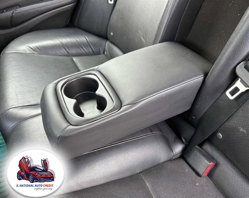 2014 Acura ILX 4dr Sdn 2.0L, available for sale in Meriden, Connecticut | Sandra Auto Broker LLC. Meriden, Connecticut 2014 Acura ILX 4dr Sdn 2.0L, available for sale in Meriden, Connecticut | Sandra Auto Broker LLC. Meriden, Connecticut