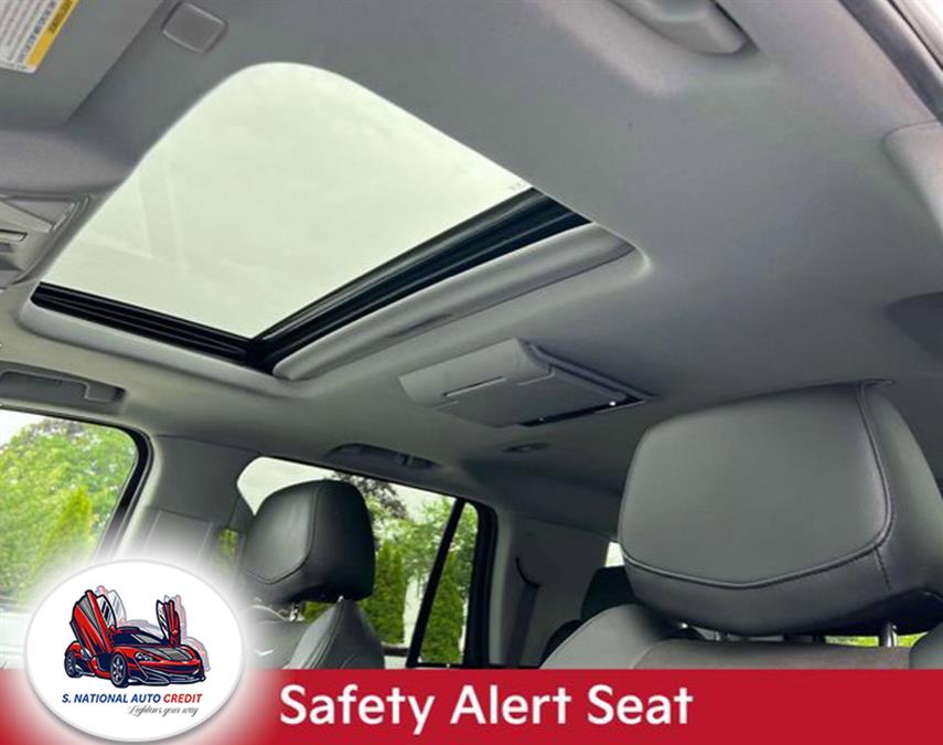 2020 Cadillac Escalade 4WD 4dr Premium Luxury, available for sale in Meriden, Connecticut | Sandra Auto Broker LLC. Meriden, Connecticut 2020 Cadillac Escalade 4WD 4dr Premium Luxury, available for sale in Meriden, Connecticut | Sandra Auto Broker LLC. Meriden, Connecticut