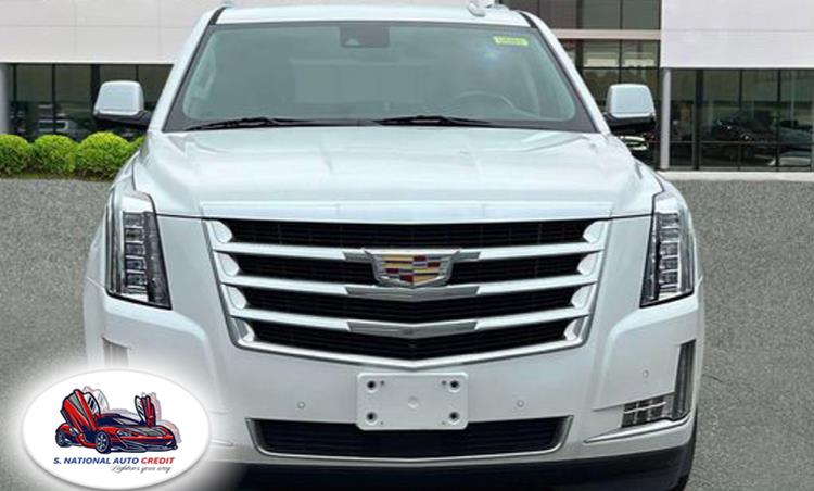 2020 Cadillac Escalade 4WD 4dr Premium Luxury, available for sale in Meriden, Connecticut | Sandra Auto Broker LLC. Meriden, Connecticut 2020 Cadillac Escalade 4WD 4dr Premium Luxury, available for sale in Meriden, Connecticut | Sandra Auto Broker LLC. Meriden, Connecticut