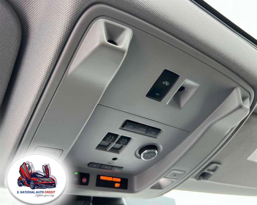 2020 Cadillac Escalade 4WD 4dr Premium Luxury, available for sale in Meriden, Connecticut | Sandra Auto Broker LLC. Meriden, Connecticut 2020 Cadillac Escalade 4WD 4dr Premium Luxury, available for sale in Meriden, Connecticut | Sandra Auto Broker LLC. Meriden, Connecticut