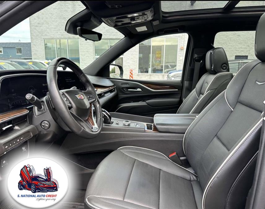 2023 Cadillac Escalade ESV 4WD 4dr Premium Luxury, available for sale in Meriden, Connecticut | Sandra Auto Broker LLC. Meriden, Connecticut 2023 Cadillac Escalade ESV 4WD 4dr Premium Luxury, available for sale in Meriden, Connecticut | Sandra Auto Broker LLC. Meriden, Connecticut