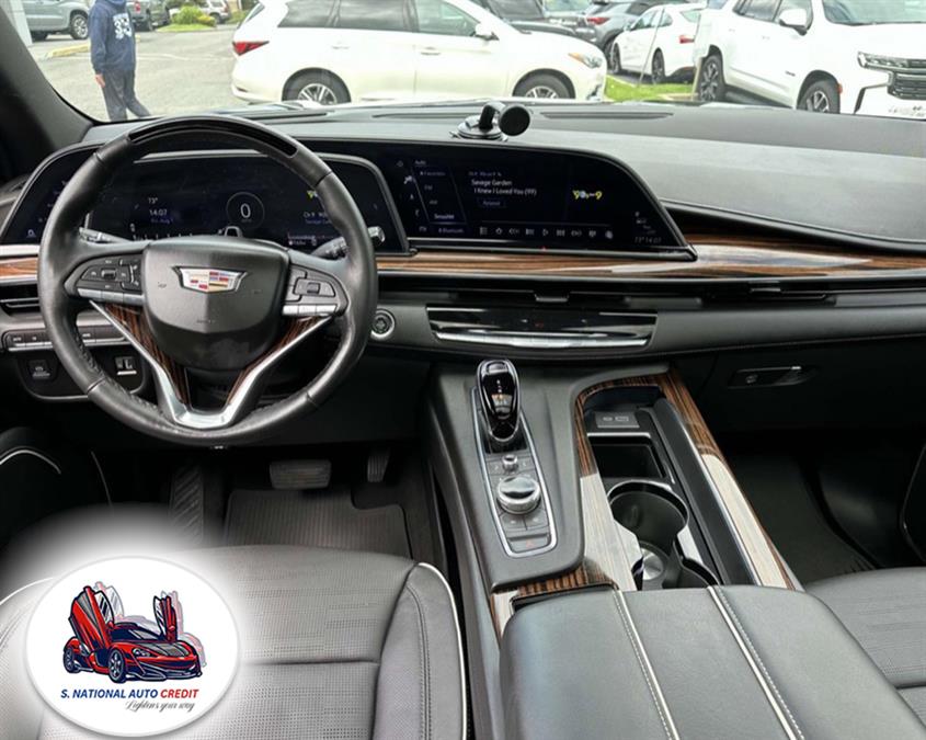 2023 Cadillac Escalade ESV 4WD 4dr Premium Luxury, available for sale in Meriden, Connecticut | Sandra Auto Broker LLC. Meriden, Connecticut 2023 Cadillac Escalade ESV 4WD 4dr Premium Luxury, available for sale in Meriden, Connecticut | Sandra Auto Broker LLC. Meriden, Connecticut