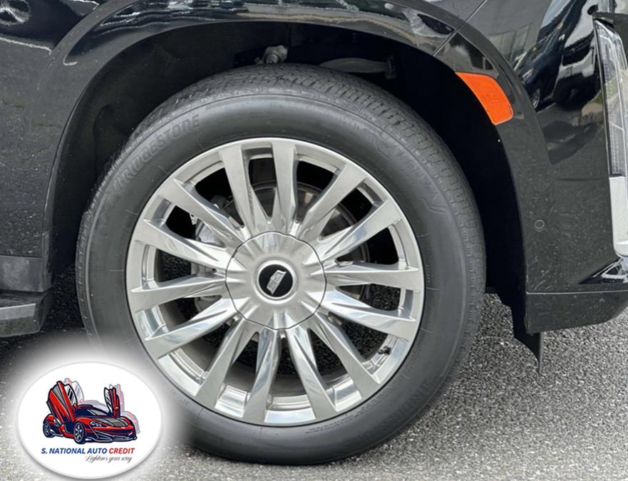 2023 Cadillac Escalade ESV 4WD 4dr Premium Luxury, available for sale in Meriden, Connecticut | Sandra Auto Broker LLC. Meriden, Connecticut 2023 Cadillac Escalade ESV 4WD 4dr Premium Luxury, available for sale in Meriden, Connecticut | Sandra Auto Broker LLC. Meriden, Connecticut