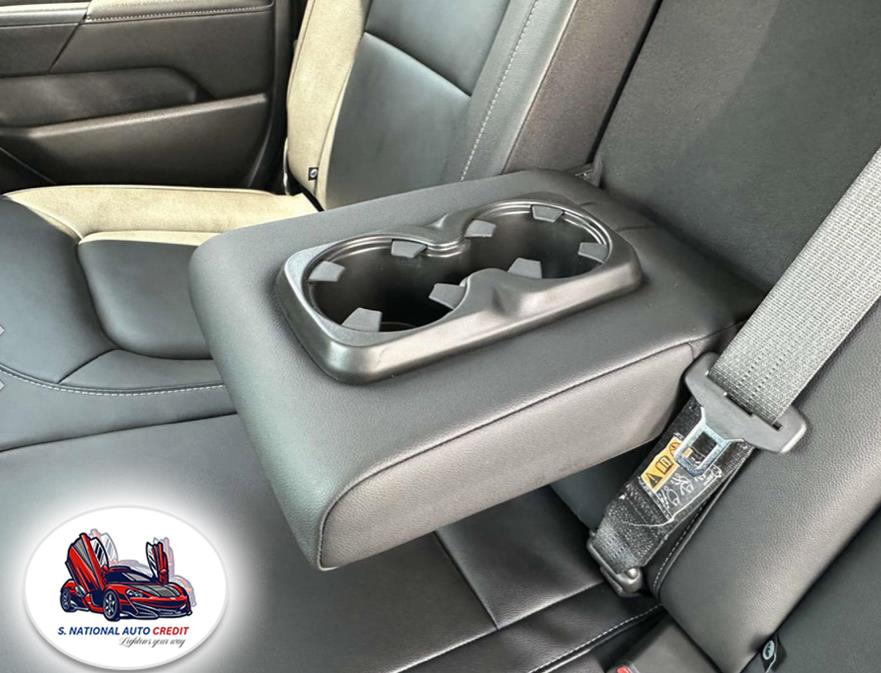 2022 GMC Canyon 4WD Crew Cab 128" Elevation, available for sale in Meriden, Connecticut | Sandra Auto Broker LLC. Meriden, Connecticut 2022 GMC Canyon 4WD Crew Cab 128" Elevation, available for sale in Meriden, Connecticut | Sandra Auto Broker LLC. Meriden, Connecticut