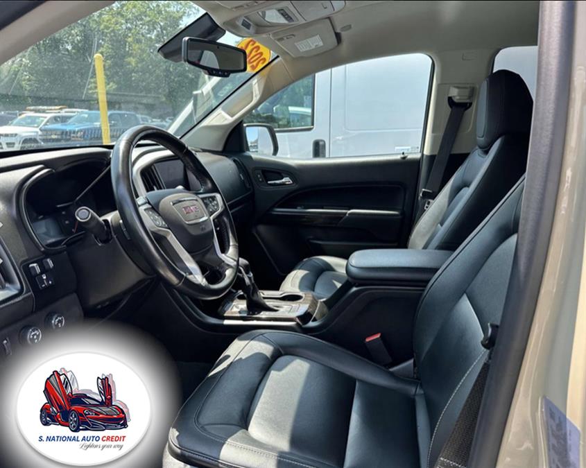 2022 GMC Canyon 4WD Crew Cab 128" Elevation, available for sale in Meriden, Connecticut | Sandra Auto Broker LLC. Meriden, Connecticut 2022 GMC Canyon 4WD Crew Cab 128" Elevation, available for sale in Meriden, Connecticut | Sandra Auto Broker LLC. Meriden, Connecticut