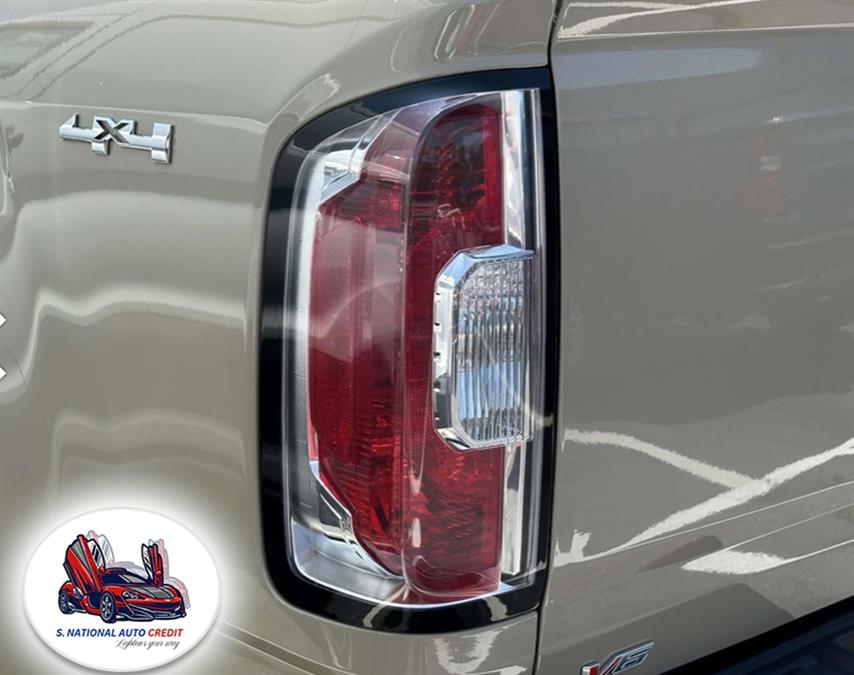 2022 GMC Canyon 4WD Crew Cab 128" Elevation, available for sale in Meriden, Connecticut | Sandra Auto Broker LLC. Meriden, Connecticut 2022 GMC Canyon 4WD Crew Cab 128" Elevation, available for sale in Meriden, Connecticut | Sandra Auto Broker LLC. Meriden, Connecticut