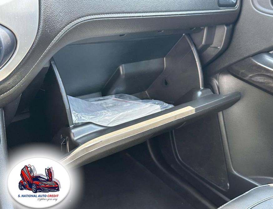 2022 GMC Canyon 4WD Crew Cab 128" Elevation, available for sale in Meriden, Connecticut | Sandra Auto Broker LLC. Meriden, Connecticut 2022 GMC Canyon 4WD Crew Cab 128" Elevation, available for sale in Meriden, Connecticut | Sandra Auto Broker LLC. Meriden, Connecticut