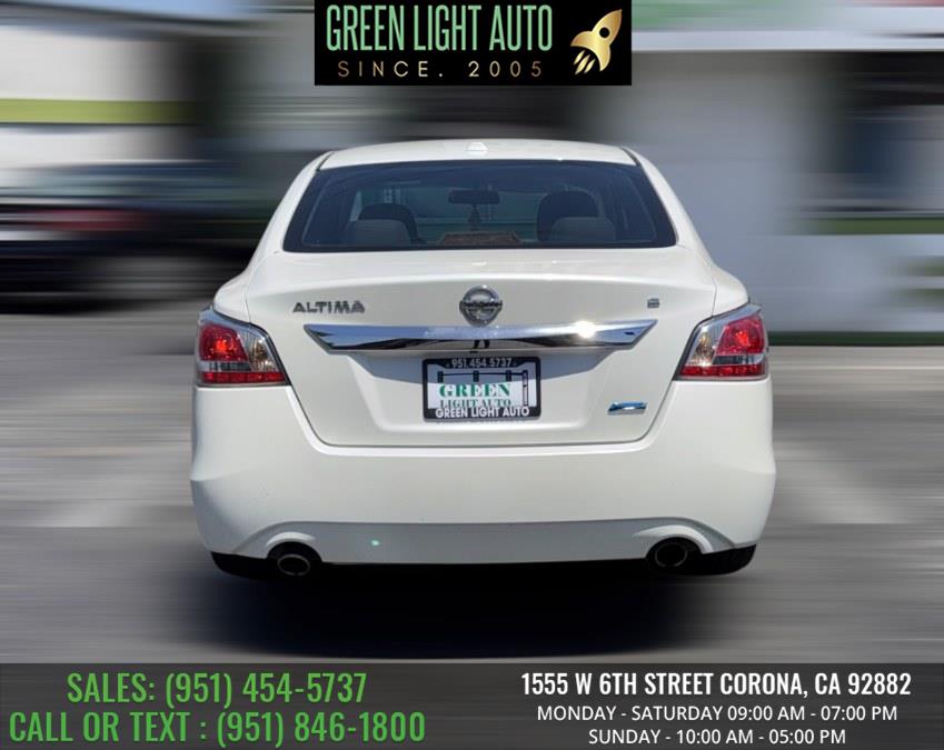 2014 Nissan Altima 4dr Sdn I4 2.5 S, available for sale in Corona, California | Green Light Auto. Corona, California 2014 Nissan Altima 4dr Sdn I4 2.5 S, available for sale in Corona, California | Green Light Auto. Corona, California