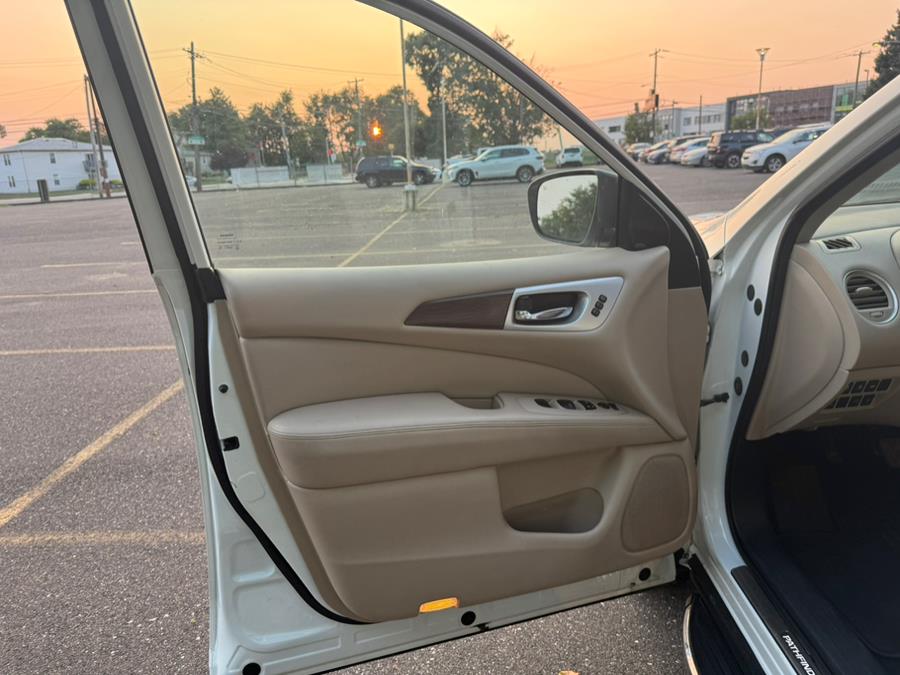 2019 Nissan Pathfinder 4x4 SV, available for sale in Philadelphia, Pennsylvania | Eugen's Auto Sales & Repairs. Philadelphia, Pennsylvania 2019 Nissan Pathfinder 4x4 SV, available for sale in Philadelphia, Pennsylvania | Eugen's Auto Sales & Repairs. Philadelphia, Pennsylvania
