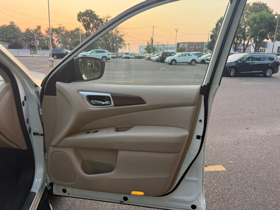 2019 Nissan Pathfinder 4x4 SV, available for sale in Philadelphia, Pennsylvania | Eugen's Auto Sales & Repairs. Philadelphia, Pennsylvania 2019 Nissan Pathfinder 4x4 SV, available for sale in Philadelphia, Pennsylvania | Eugen's Auto Sales & Repairs. Philadelphia, Pennsylvania
