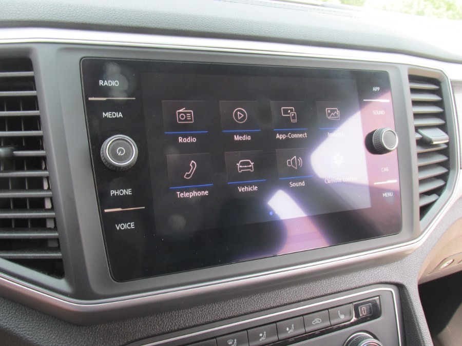 2019 Volkswagen Atlas 3.6L V6 SE w/Technology 4MOTION, available for sale in Massapequa, New York | South Shore Auto Brokers & Sales. Massapequa, New York 2019 Volkswagen Atlas 3.6L V6 SE w/Technology 4MOTION, available for sale in Massapequa, New York | South Shore Auto Brokers & Sales. Massapequa, New York