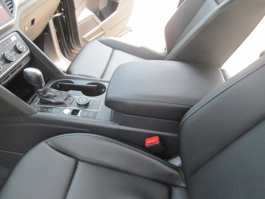 2019 Volkswagen Atlas 3.6L V6 SE w/Technology 4MOTION, available for sale in Massapequa, New York | South Shore Auto Brokers & Sales. Massapequa, New York 2019 Volkswagen Atlas 3.6L V6 SE w/Technology 4MOTION, available for sale in Massapequa, New York | South Shore Auto Brokers & Sales. Massapequa, New York