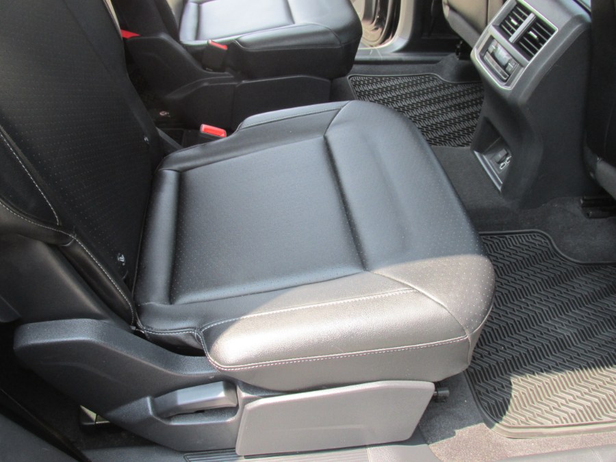 2019 Volkswagen Atlas 3.6L V6 SE w/Technology 4MOTION, available for sale in Massapequa, New York | South Shore Auto Brokers & Sales. Massapequa, New York 2019 Volkswagen Atlas 3.6L V6 SE w/Technology 4MOTION, available for sale in Massapequa, New York | South Shore Auto Brokers & Sales. Massapequa, New York