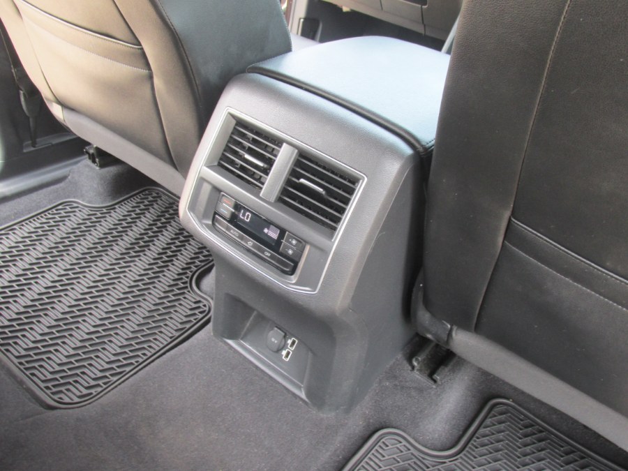 2019 Volkswagen Atlas 3.6L V6 SE w/Technology 4MOTION, available for sale in Massapequa, New York | South Shore Auto Brokers & Sales. Massapequa, New York 2019 Volkswagen Atlas 3.6L V6 SE w/Technology 4MOTION, available for sale in Massapequa, New York | South Shore Auto Brokers & Sales. Massapequa, New York