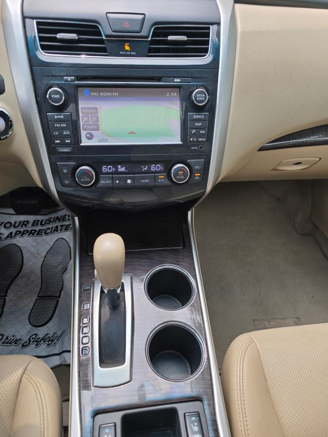 2013 Nissan Altima 4dr Sdn I4 2.5 S, available for sale in Springfield, Massachusetts | Fast Lane Auto Sales & Service, Inc. . Springfield, Massachusetts 2013 Nissan Altima 4dr Sdn I4 2.5 S, available for sale in Springfield, Massachusetts | Fast Lane Auto Sales & Service, Inc. . Springfield, Massachusetts