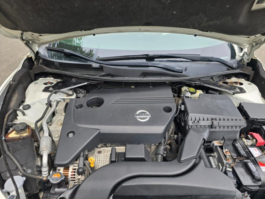 2013 Nissan Altima 4dr Sdn I4 2.5 S, available for sale in Springfield, Massachusetts | Fast Lane Auto Sales & Service, Inc. . Springfield, Massachusetts 2013 Nissan Altima 4dr Sdn I4 2.5 S, available for sale in Springfield, Massachusetts | Fast Lane Auto Sales & Service, Inc. . Springfield, Massachusetts