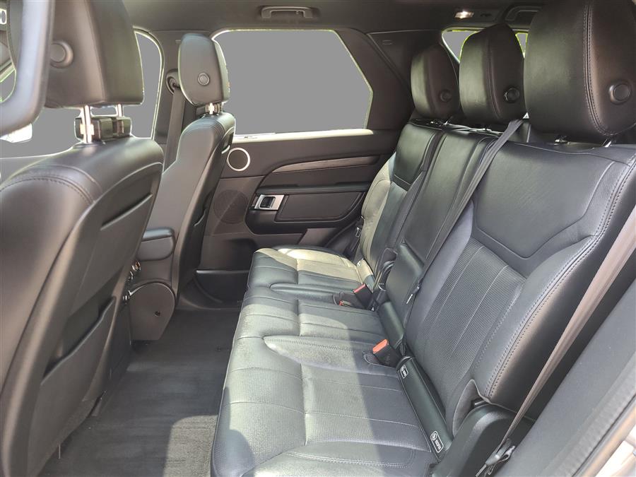 2019 Land Rover Discovery HSE photo 10
