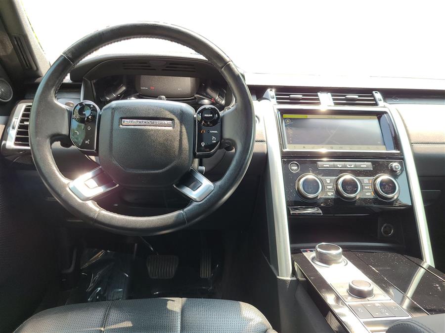 2019 Land Rover Discovery HSE photo 32