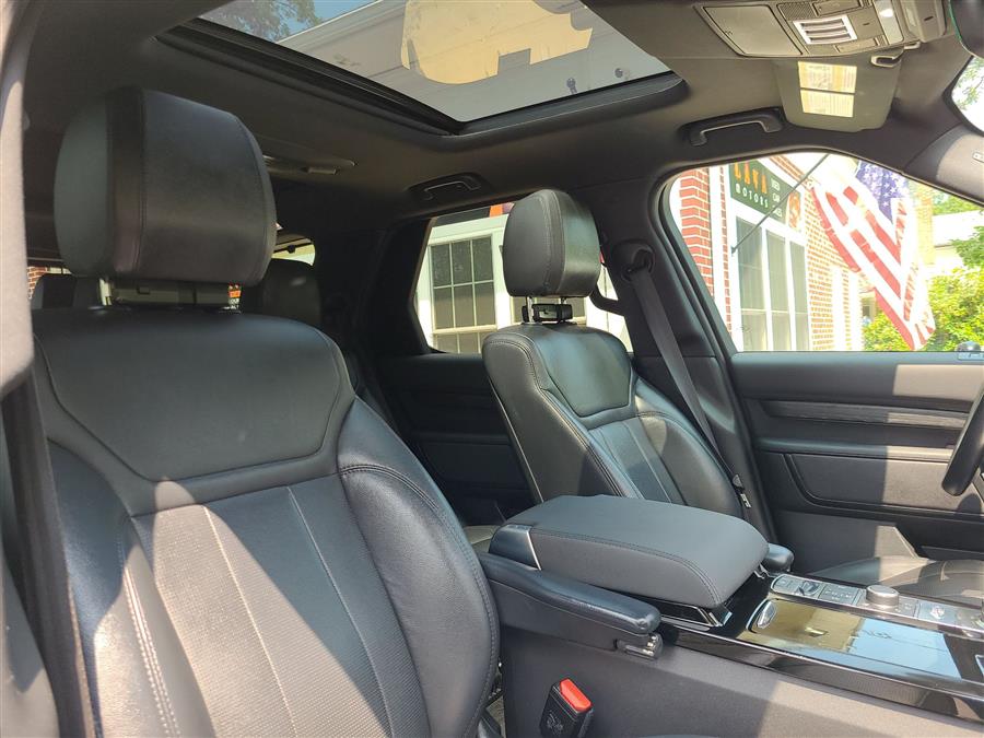 2019 Land Rover Discovery HSE photo 33