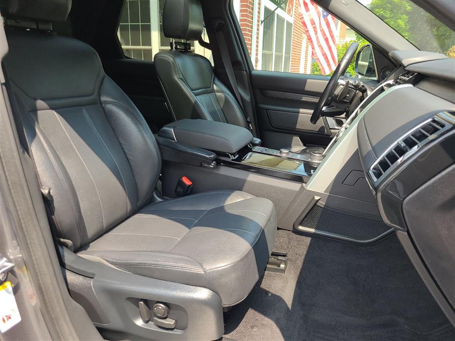2019 Land Rover Discovery HSE photo 34