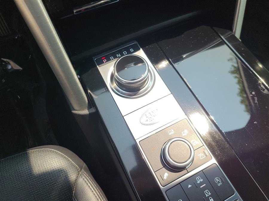 2019 Land Rover Discovery HSE photo 42
