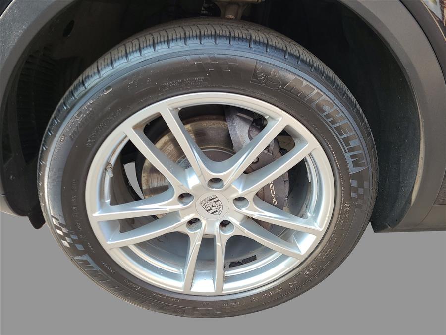 2019 Porsche Cayenne AWD, available for sale in Canton, Connecticut | Lava Motors. Canton, Connecticut 2019 Porsche Cayenne AWD, available for sale in Canton, Connecticut | Lava Motors. Canton, Connecticut