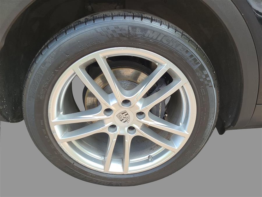 2019 Porsche Cayenne AWD, available for sale in Canton, Connecticut | Lava Motors. Canton, Connecticut 2019 Porsche Cayenne AWD, available for sale in Canton, Connecticut | Lava Motors. Canton, Connecticut