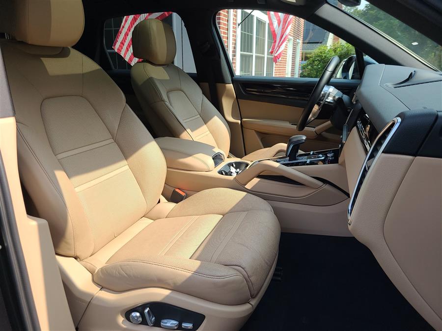 2019 Porsche Cayenne AWD, available for sale in Canton, Connecticut | Lava Motors. Canton, Connecticut 2019 Porsche Cayenne AWD, available for sale in Canton, Connecticut | Lava Motors. Canton, Connecticut