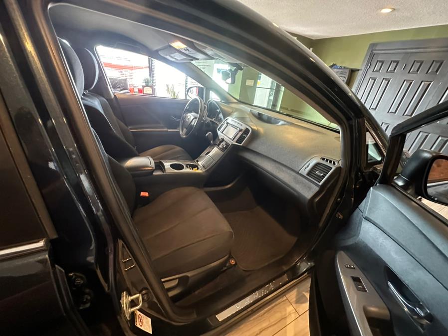 2013 Toyota Venza 4dr Wgn I4 AWD LE (Natl), available for sale in West Hartford, Connecticut | AutoMax. West Hartford, Connecticut 2013 Toyota Venza 4dr Wgn I4 AWD LE (Natl), available for sale in West Hartford, Connecticut | AutoMax. West Hartford, Connecticut