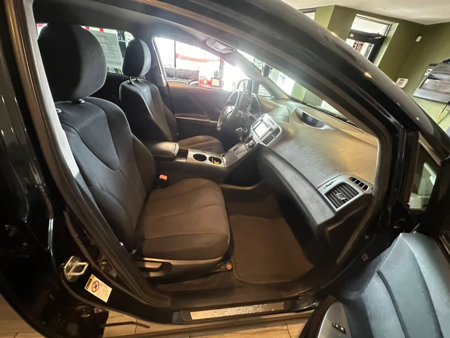2013 Toyota Venza 4dr Wgn I4 AWD LE (Natl), available for sale in West Hartford, Connecticut | AutoMax. West Hartford, Connecticut 2013 Toyota Venza 4dr Wgn I4 AWD LE (Natl), available for sale in West Hartford, Connecticut | AutoMax. West Hartford, Connecticut